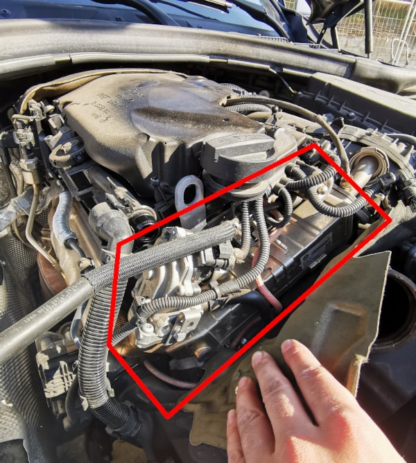 Position und Aussehen des AGR-Ventils im Motorraum