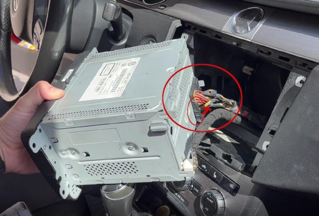 Demontage CAN-BUS Stecker